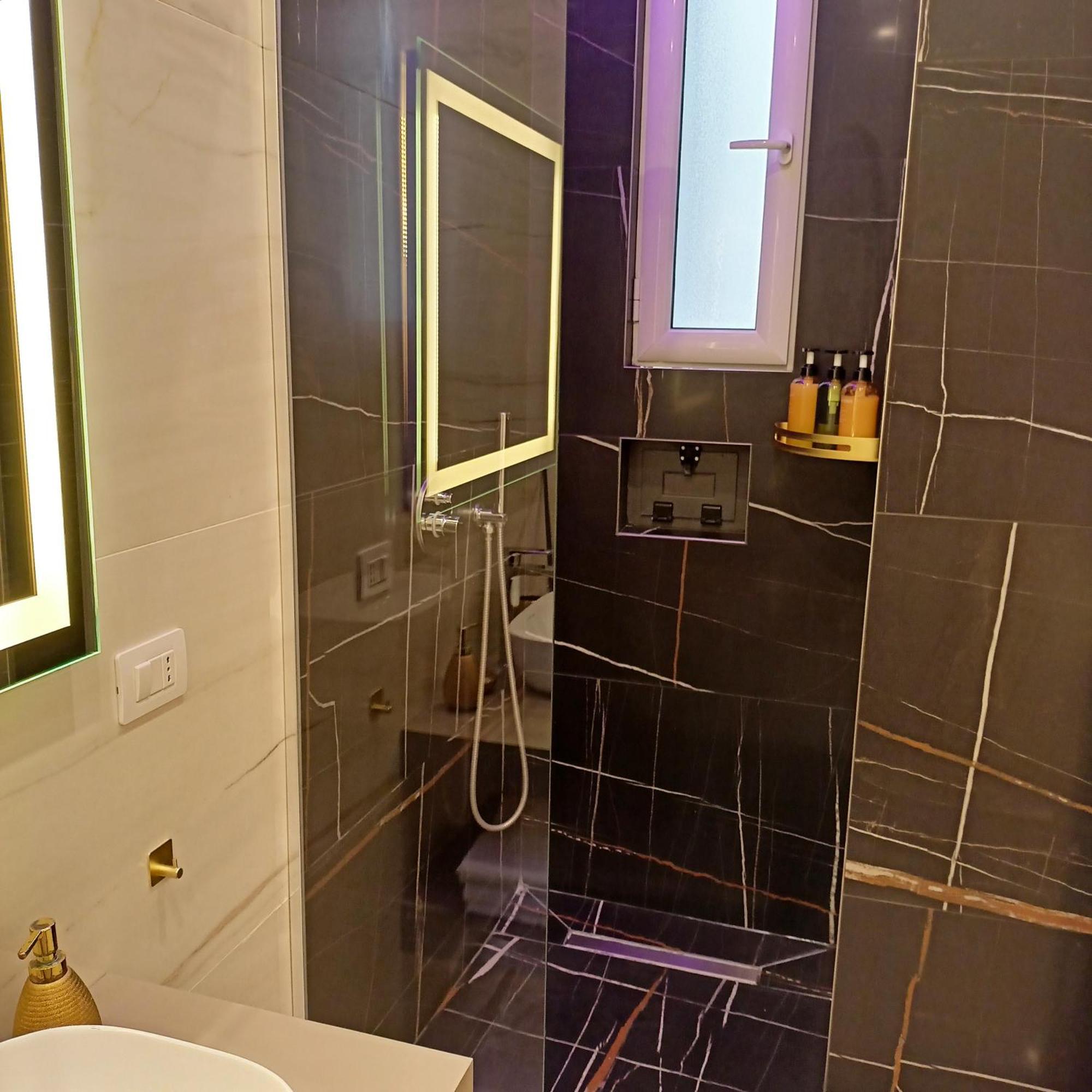 La Lepre Bovio Hotel เนเปิลส์ ภายนอก รูปภาพ