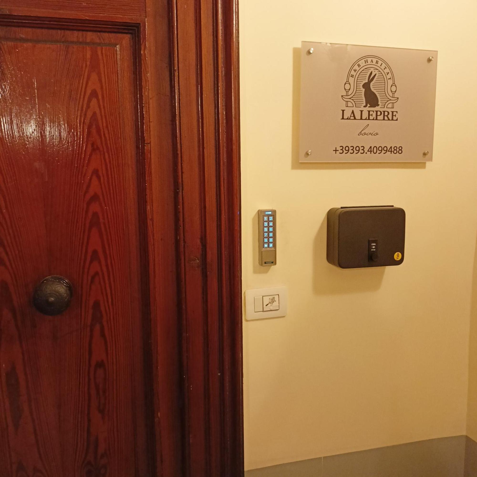La Lepre Bovio Hotel เนเปิลส์ ภายนอก รูปภาพ