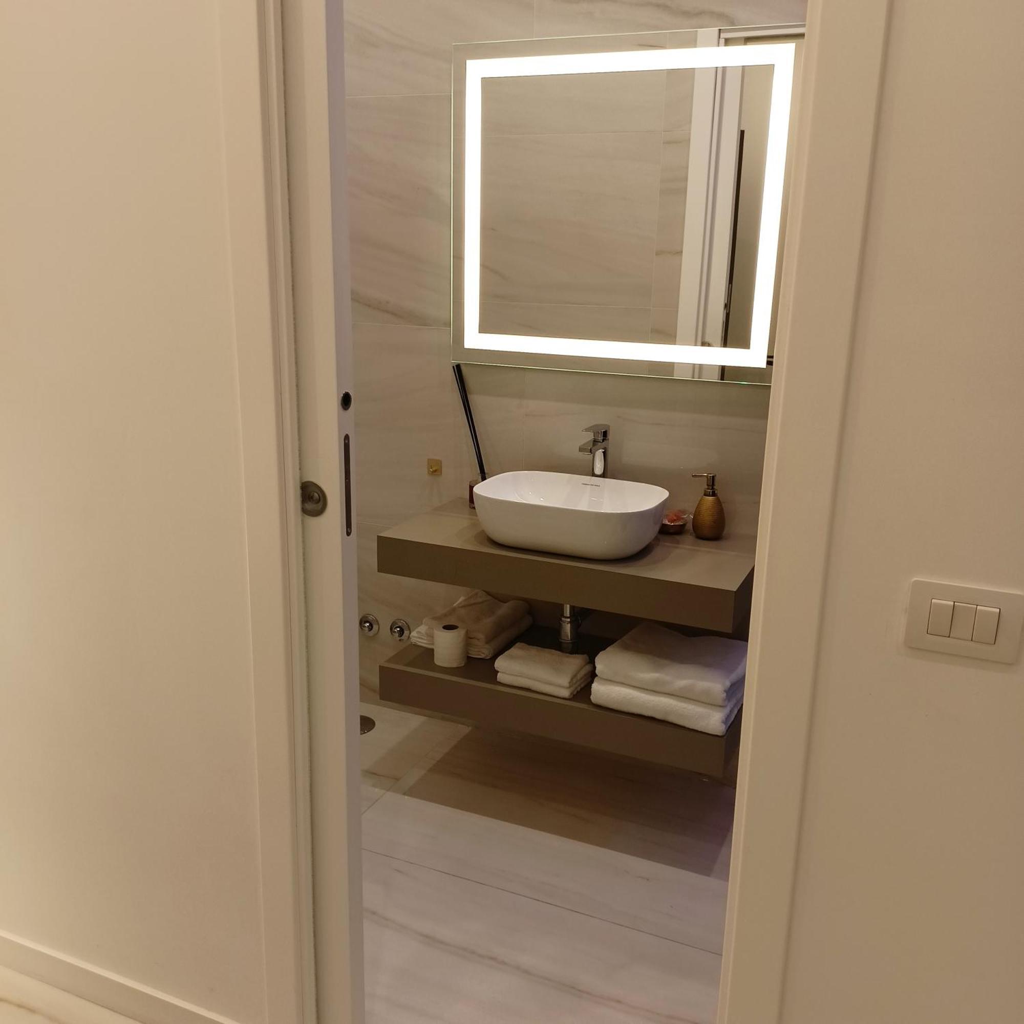 La Lepre Bovio Hotel เนเปิลส์ ภายนอก รูปภาพ
