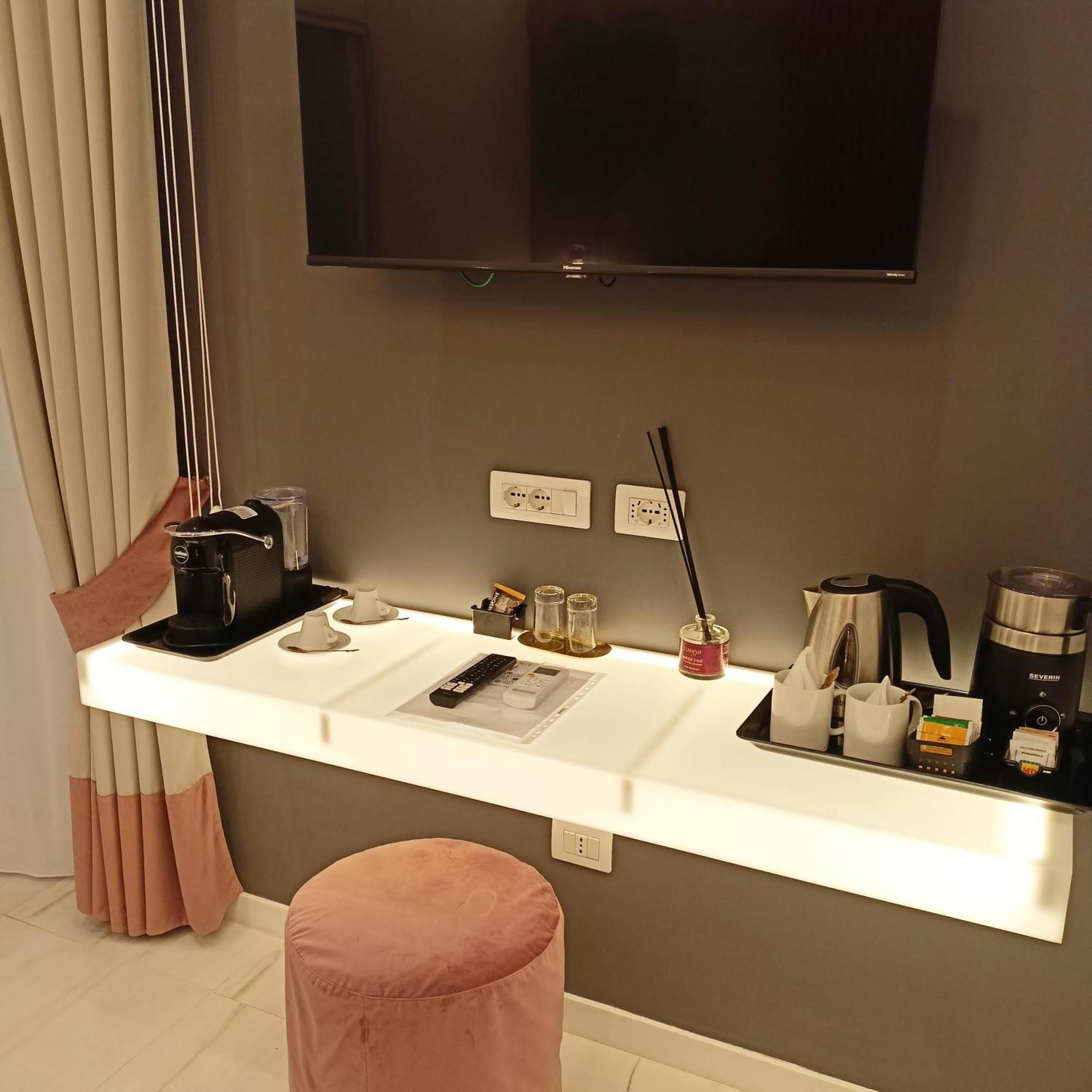 La Lepre Bovio Hotel เนเปิลส์ ภายนอก รูปภาพ