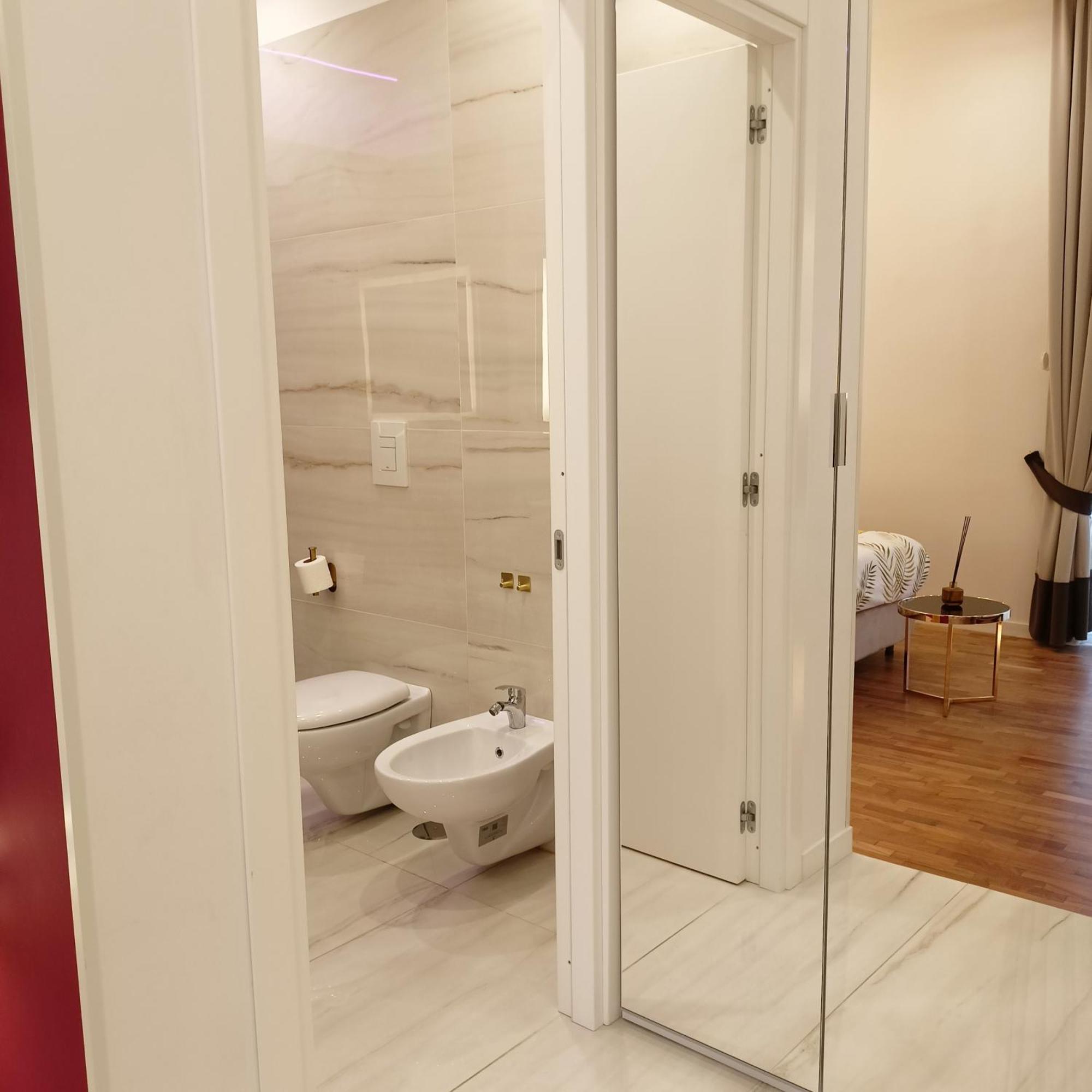 La Lepre Bovio Hotel เนเปิลส์ ภายนอก รูปภาพ