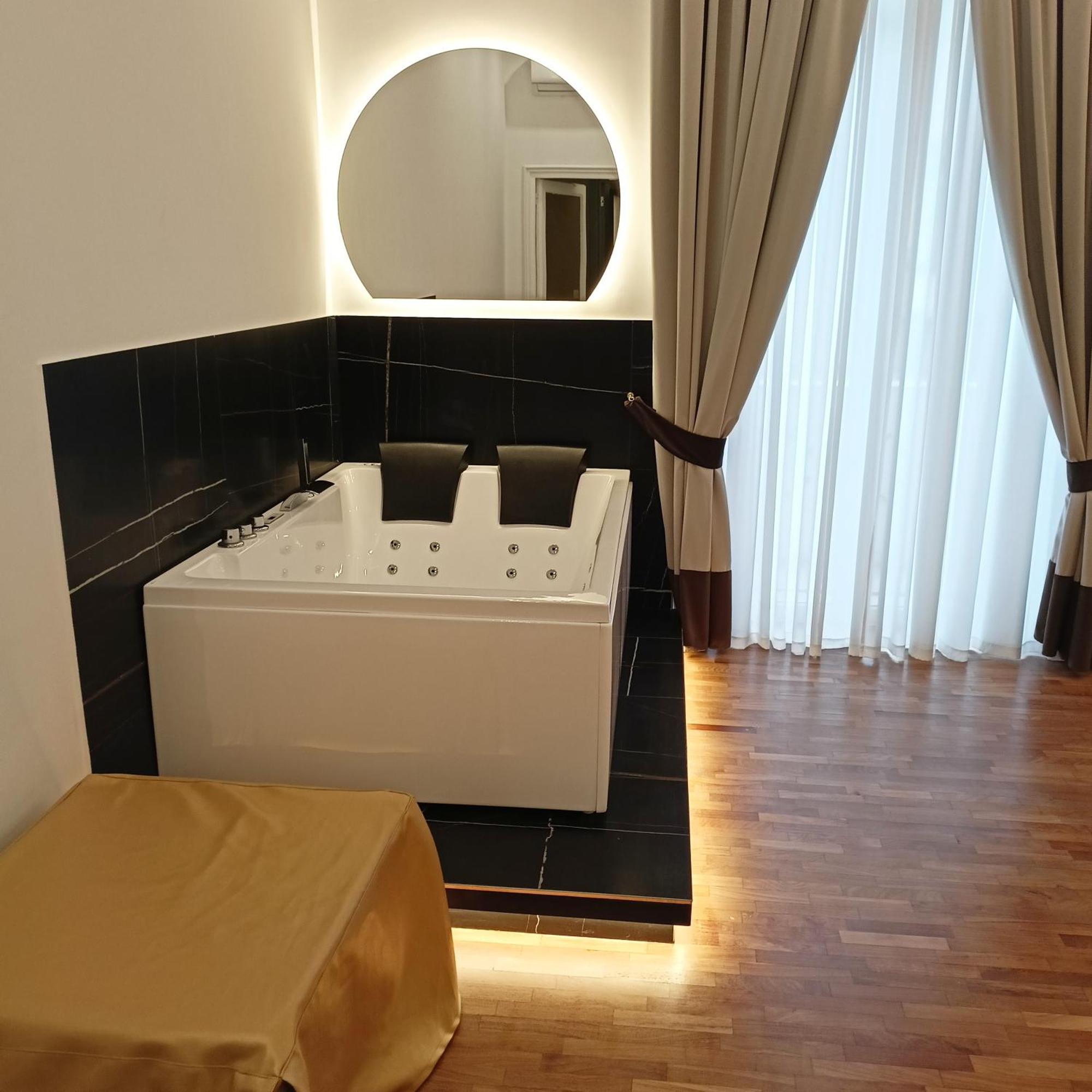 La Lepre Bovio Hotel เนเปิลส์ ภายนอก รูปภาพ
