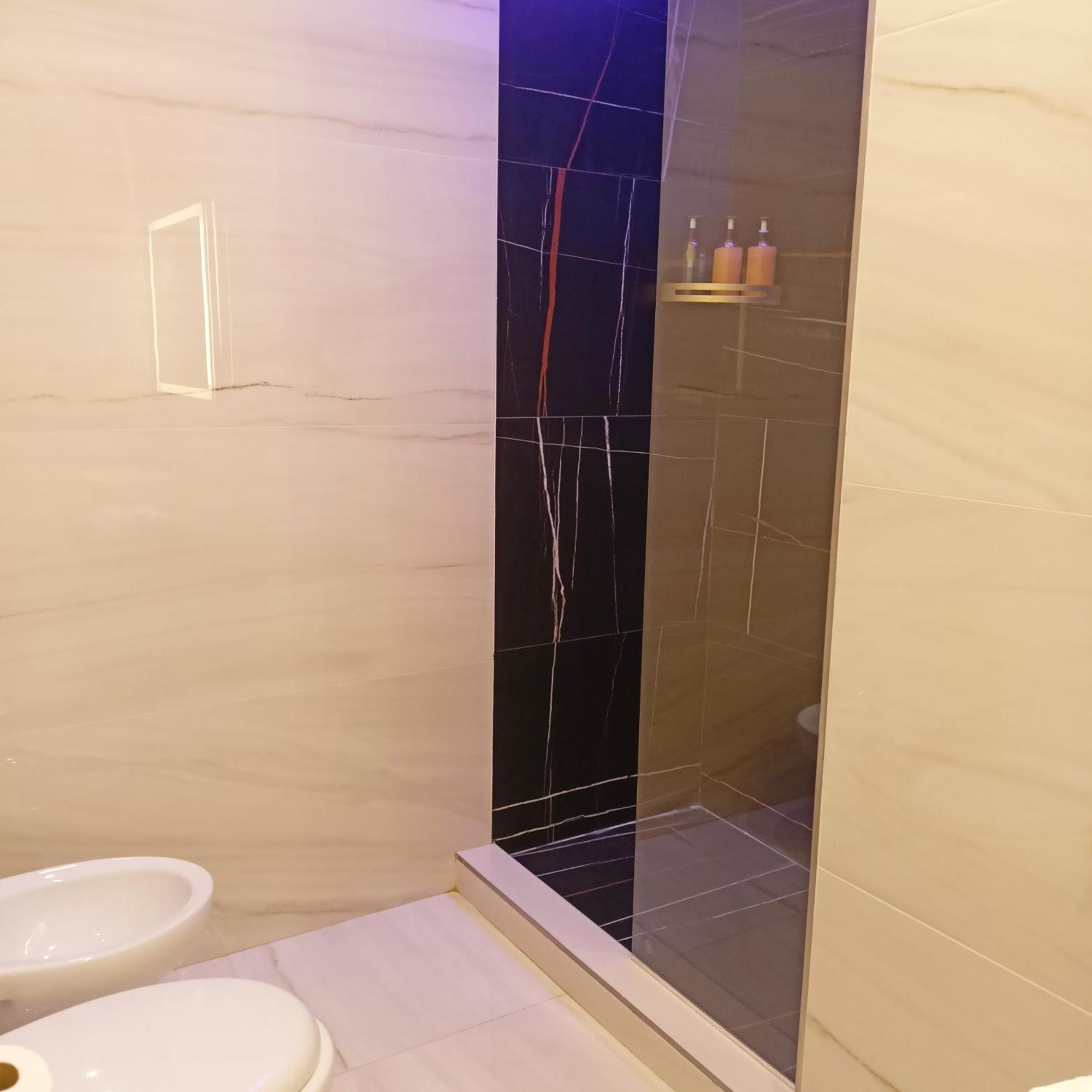 La Lepre Bovio Hotel เนเปิลส์ ภายนอก รูปภาพ