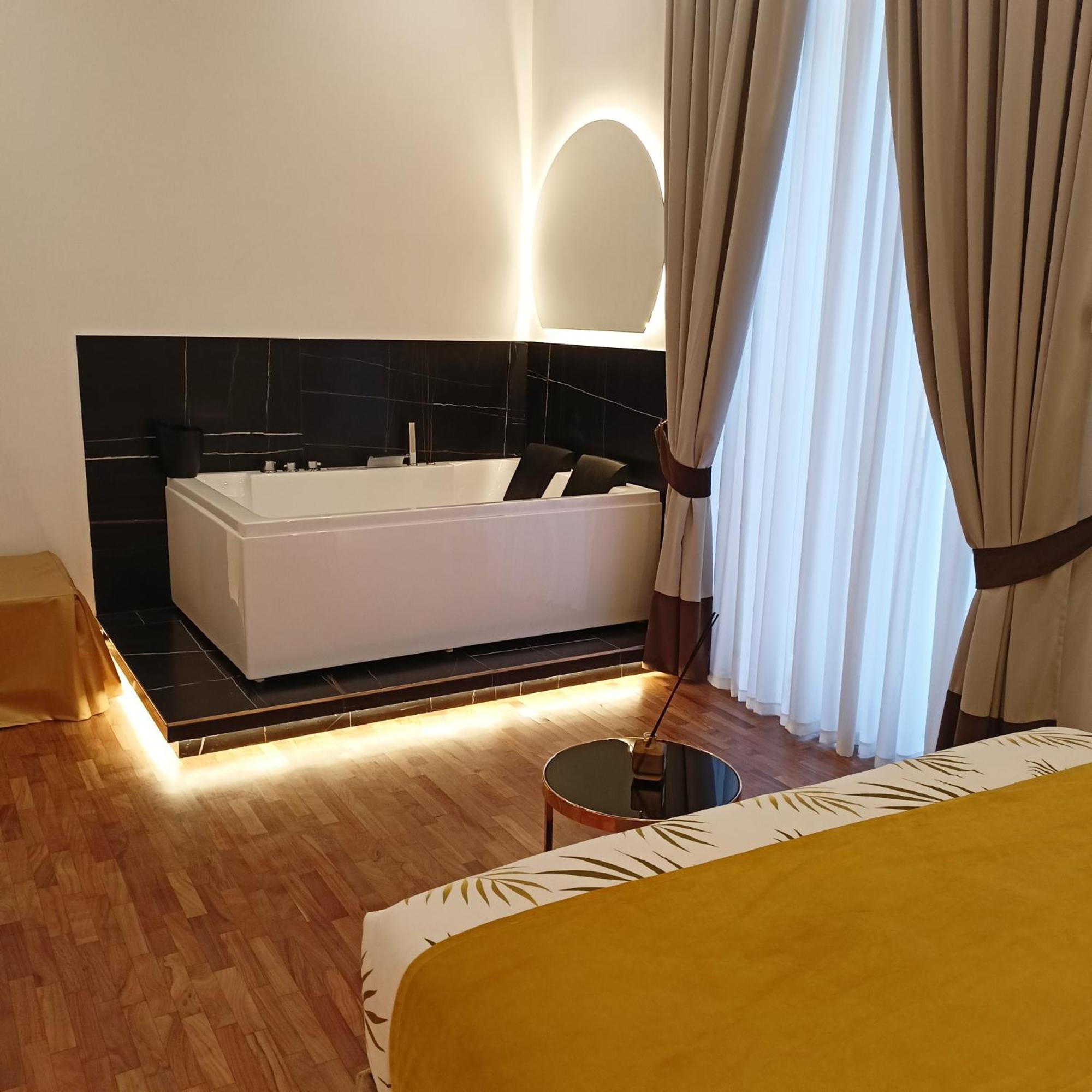 La Lepre Bovio Hotel เนเปิลส์ ภายนอก รูปภาพ