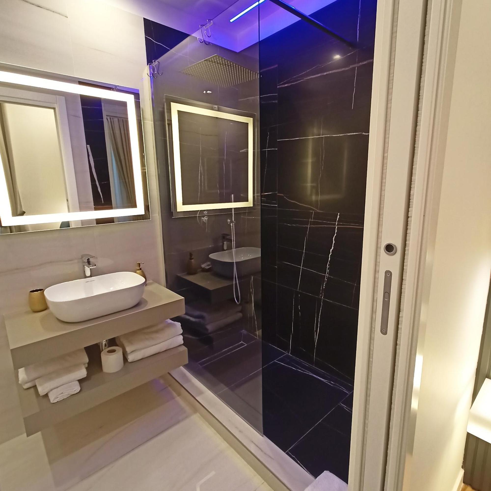 La Lepre Bovio Hotel เนเปิลส์ ภายนอก รูปภาพ