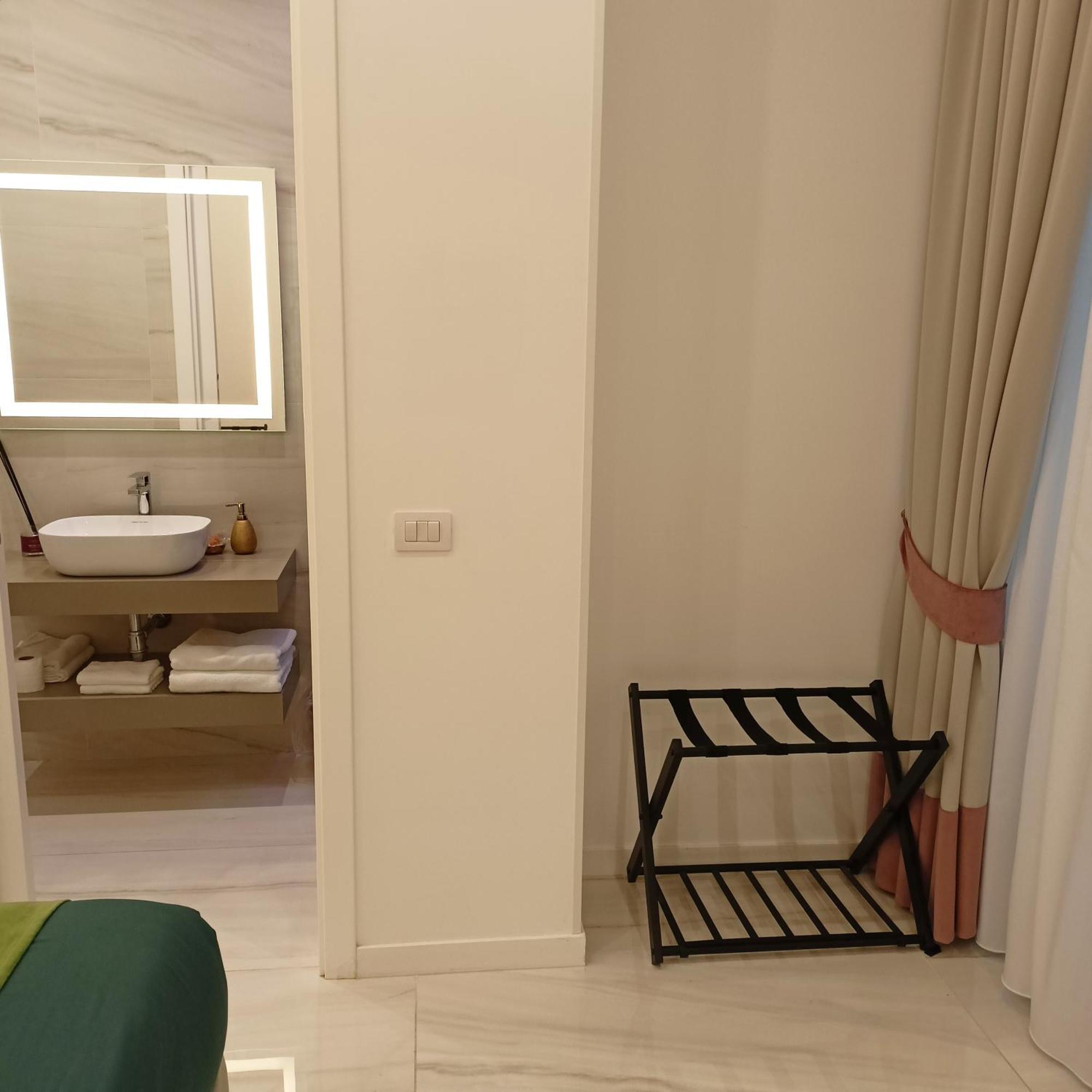 La Lepre Bovio Hotel เนเปิลส์ ภายนอก รูปภาพ