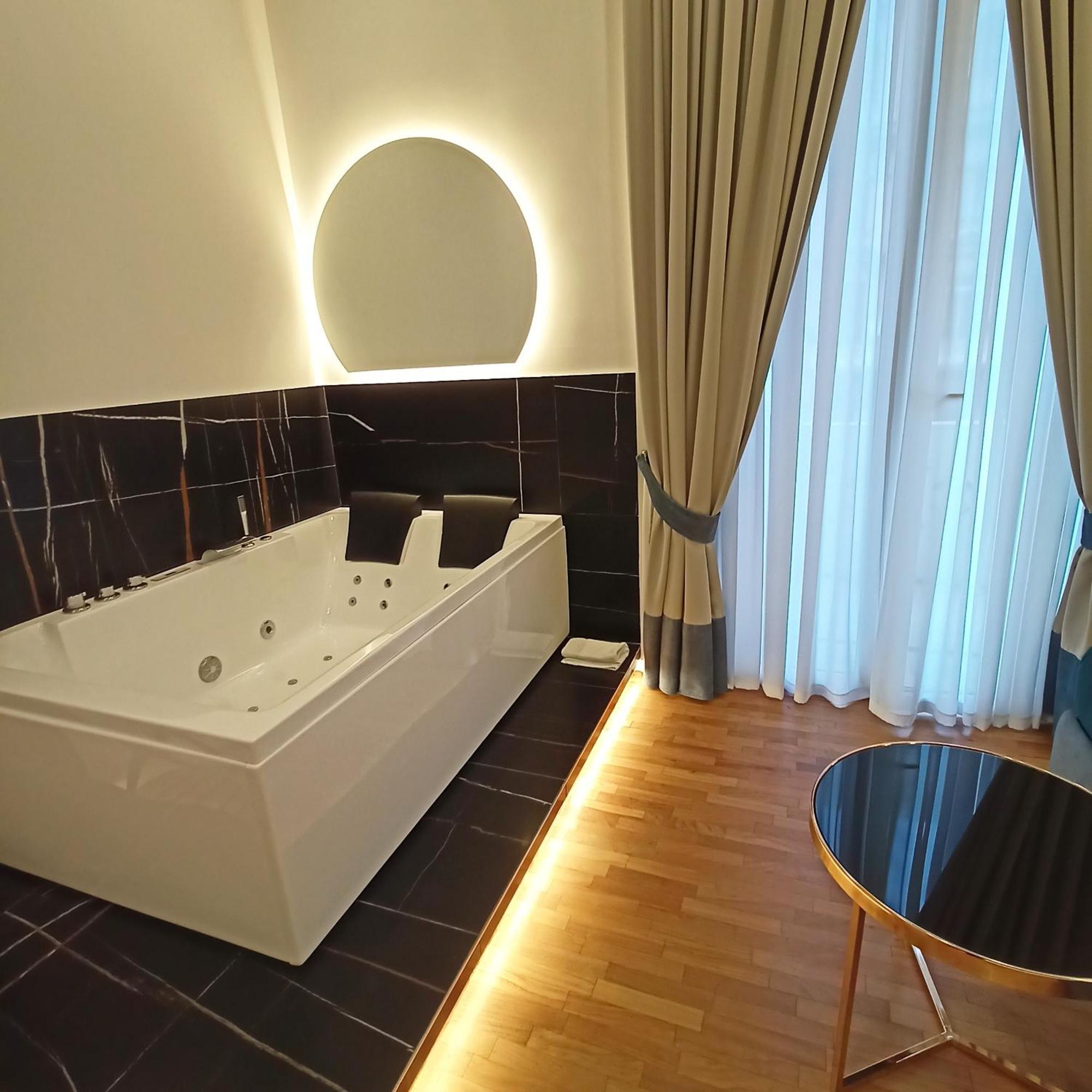 La Lepre Bovio Hotel เนเปิลส์ ภายนอก รูปภาพ